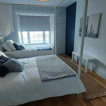 Сasa de vacaciones Stunning Unique & Elegantly Refurbed Seafront 2bd *